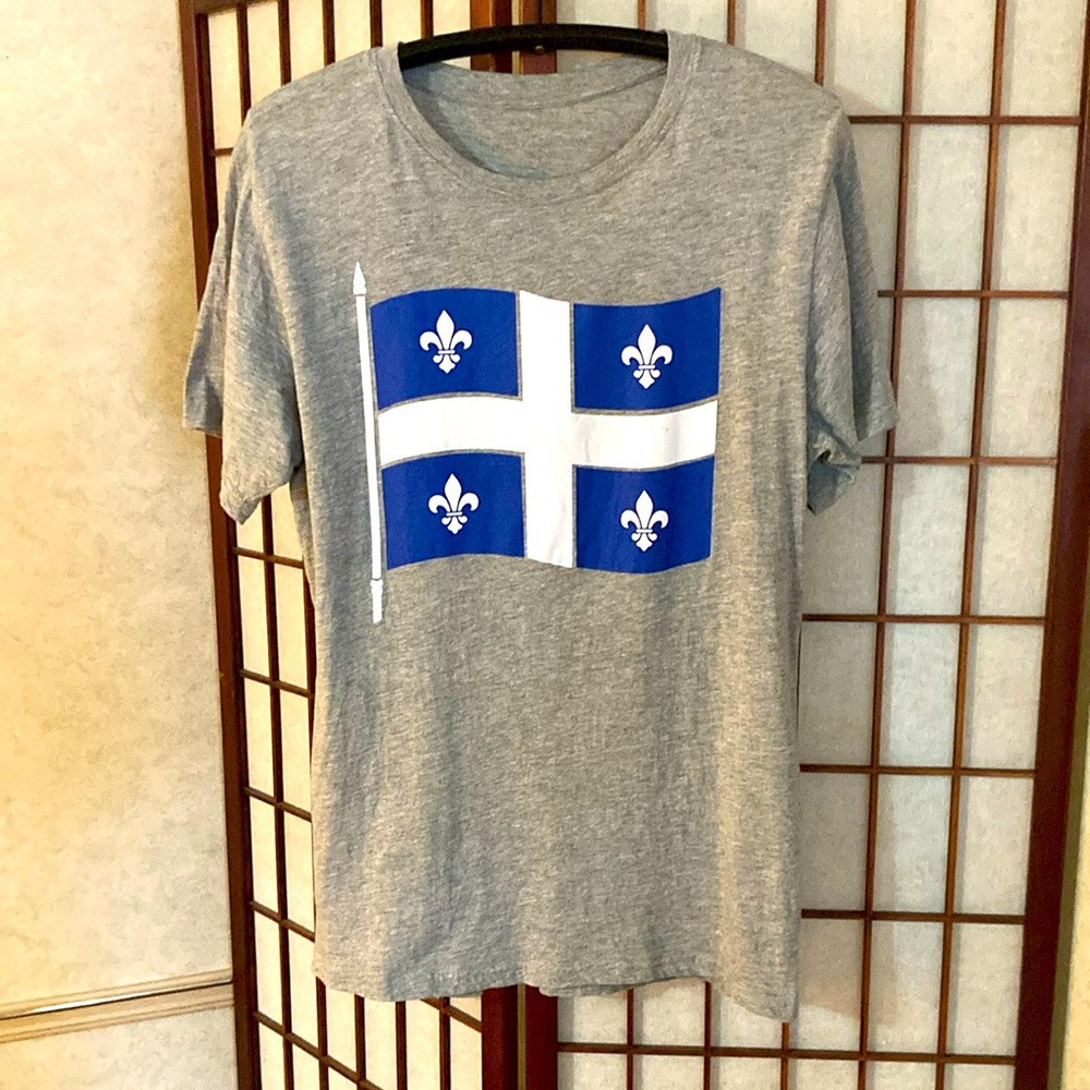 Quebec Flag  T-Shirt -M